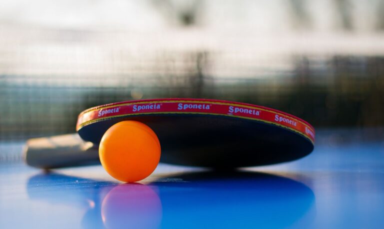 stolný tenis