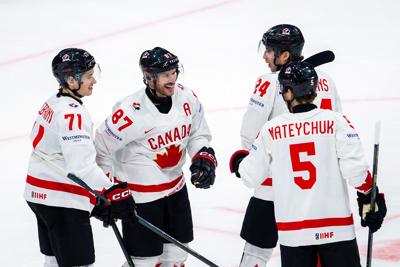 Dylan Cozens, Sidney Crosby, Macklin Celebrini, Denton Mateychuk