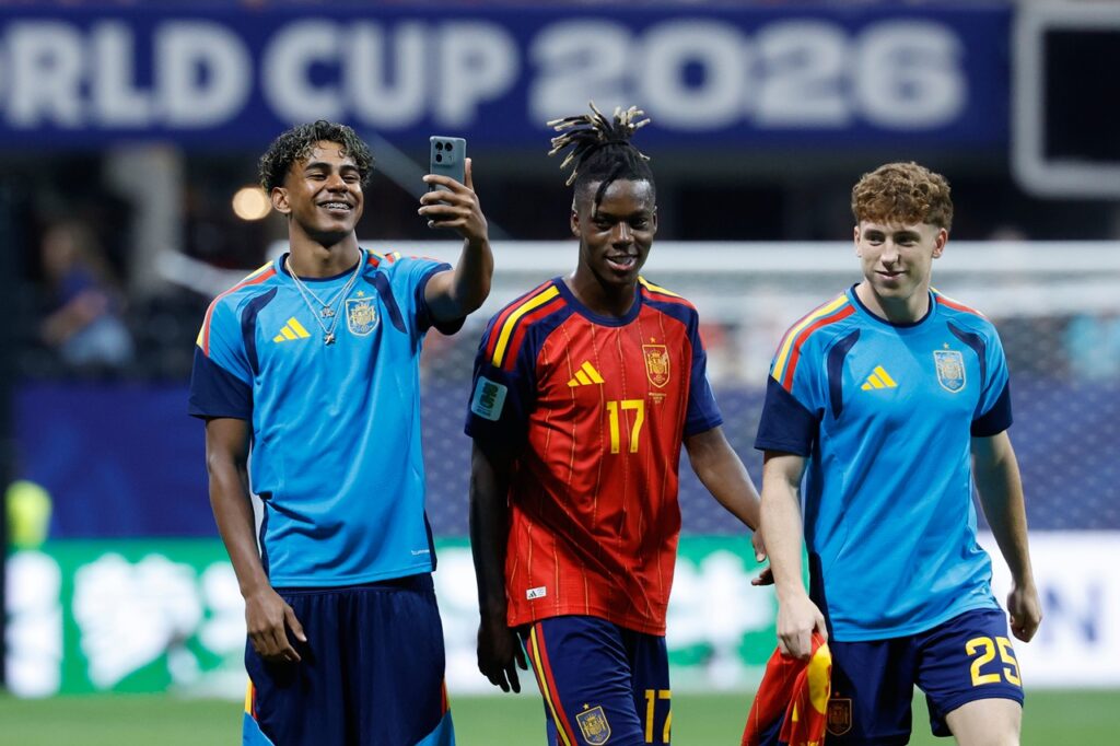 Lamine Yamal, Nico Williams, Victor Munoz