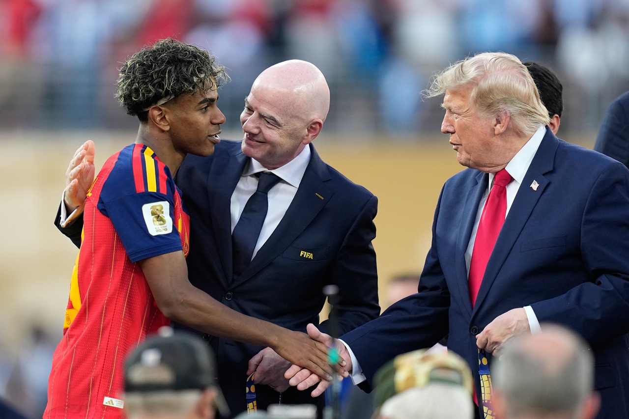 Lamine Yamal, Donald J. Trump