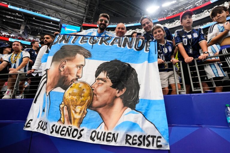 Lionel Messi Diego Maradona