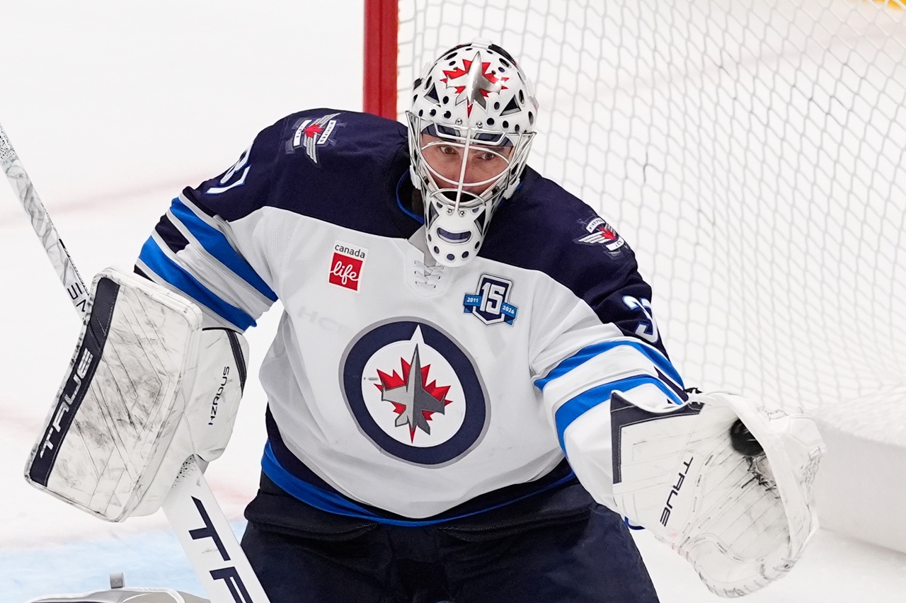 Connor Hellebuyck